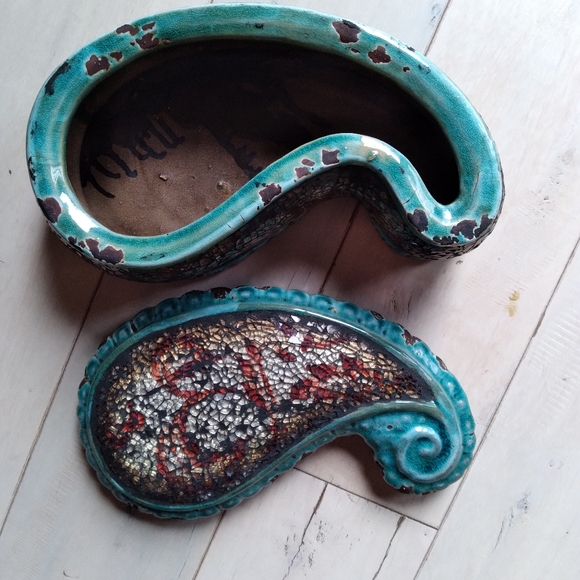 Decorative paisley shaped keepsake ceramic dish - Picture 8 of 13